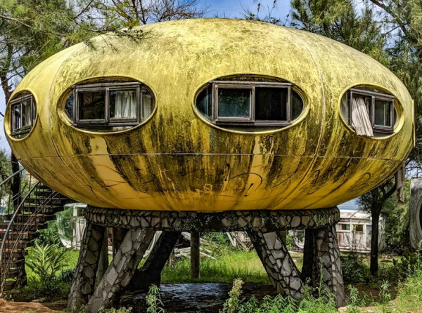 Unbelievably Bizarre Abandoned UFO Houses
